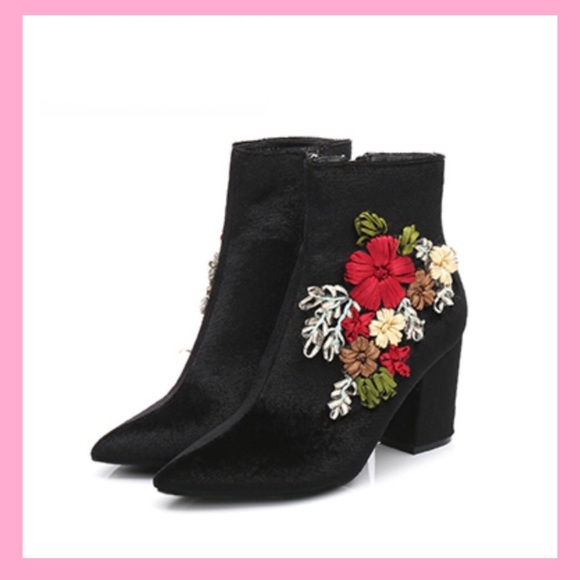 Diva Floral Boots 🌺🌸💐 - Picture 2 of 2